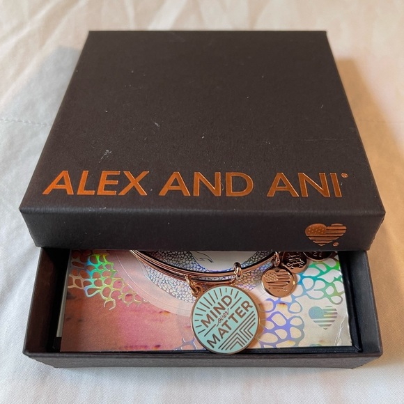 NWT ALEX AND ANI Mind Over Matter Charm Bangle - Picture 5 of 5
